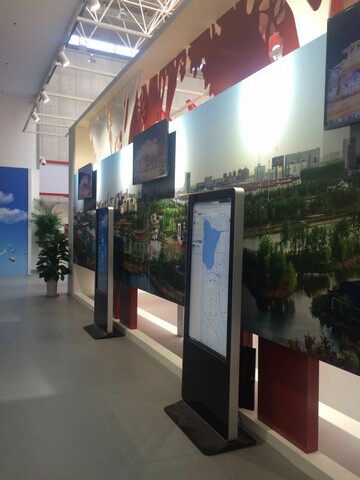 宿遷市建市20周年展覽館信息發(fā)布、觸摸設(shè)備均由米可提供1.jpg